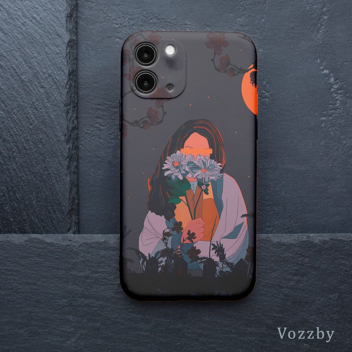 AA171 - Girl Holding Flowers - Aesthetic Girl Mobile Case